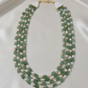 Multi-layer green beads and pearl necklace with elegant traditional design